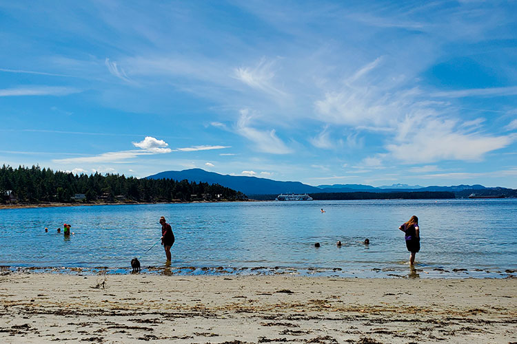 The beach at Twin Beaches Park