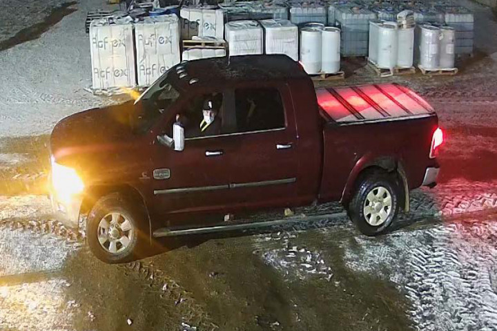 The suspects were believed to be driving a 2015-2018 dark red/burgundy Dodge Ram 2500 or 3500 Mega Cab with a Cummins Diesel engine (Longhorn edition) with an unknown licence plate.